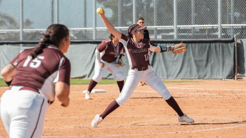 Softball vs Santa Ana